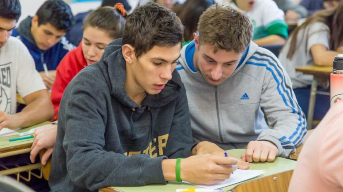 Además de la escolarización, también mejoró el rendimiento, dice el Ministerio.