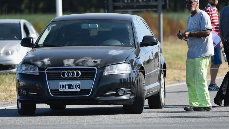 El Audi de Jonathan Funes, acribillado a balazos cerca de Piñero en el verano del 2018.. 