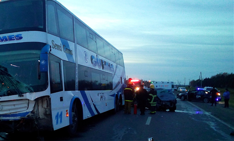 Un automovilista murió al chocar contra un ómnibus en la ruta 34
