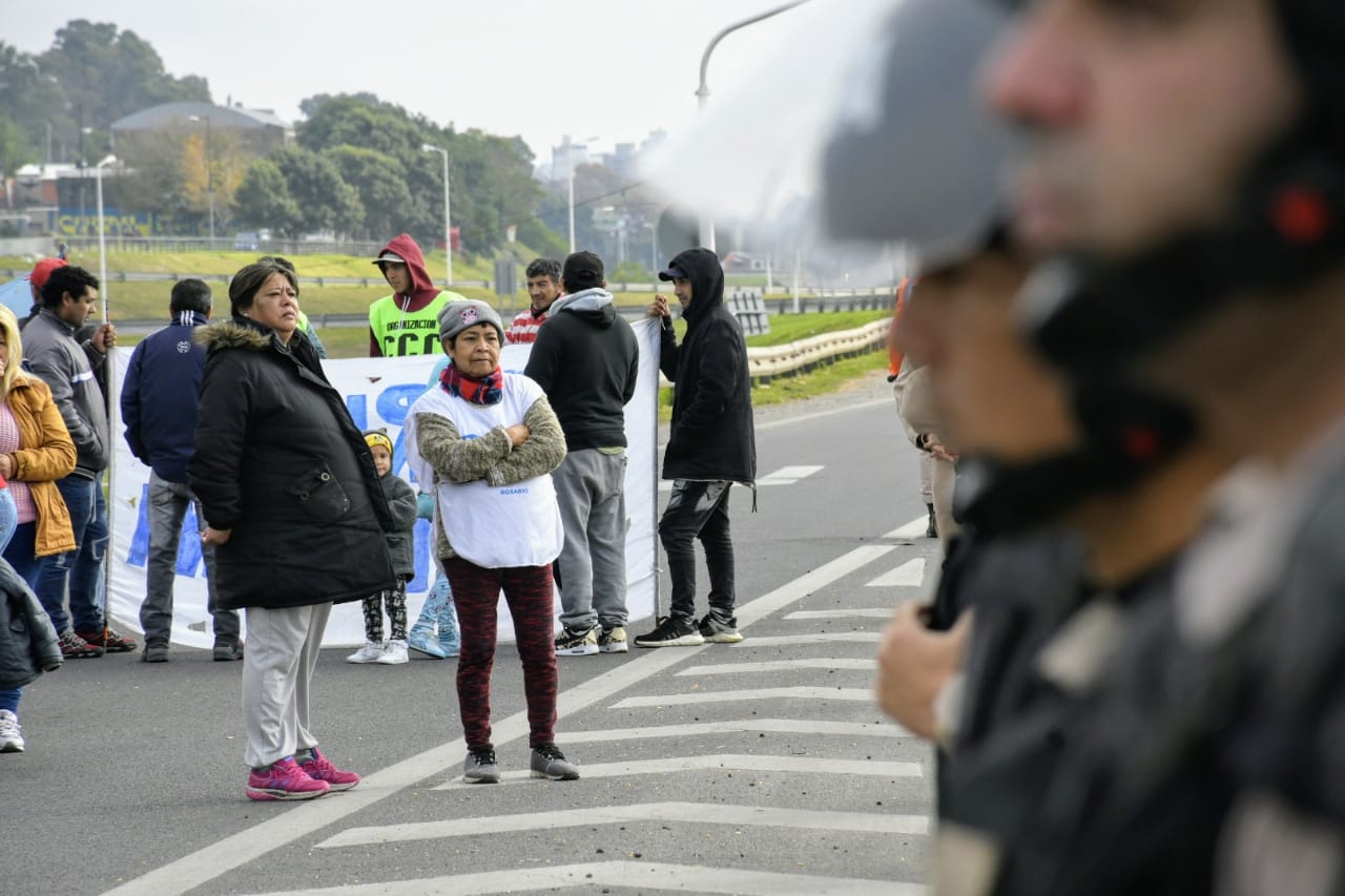 Bullrich mandó y Gendarmería y Prefectura impiden cortes en Circunvalación