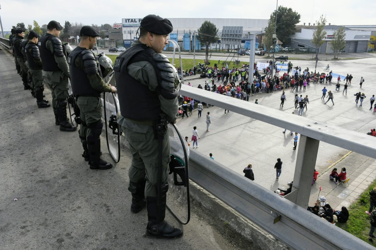 Bullrich mandó y Gendarmería y Prefectura impiden cortes en Circunvalación
