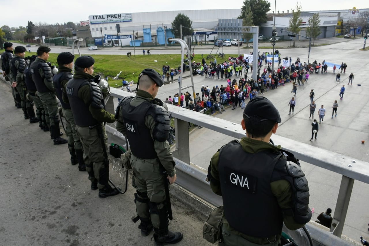 Bullrich mandó y Gendarmería y Prefectura impiden cortes en Circunvalación