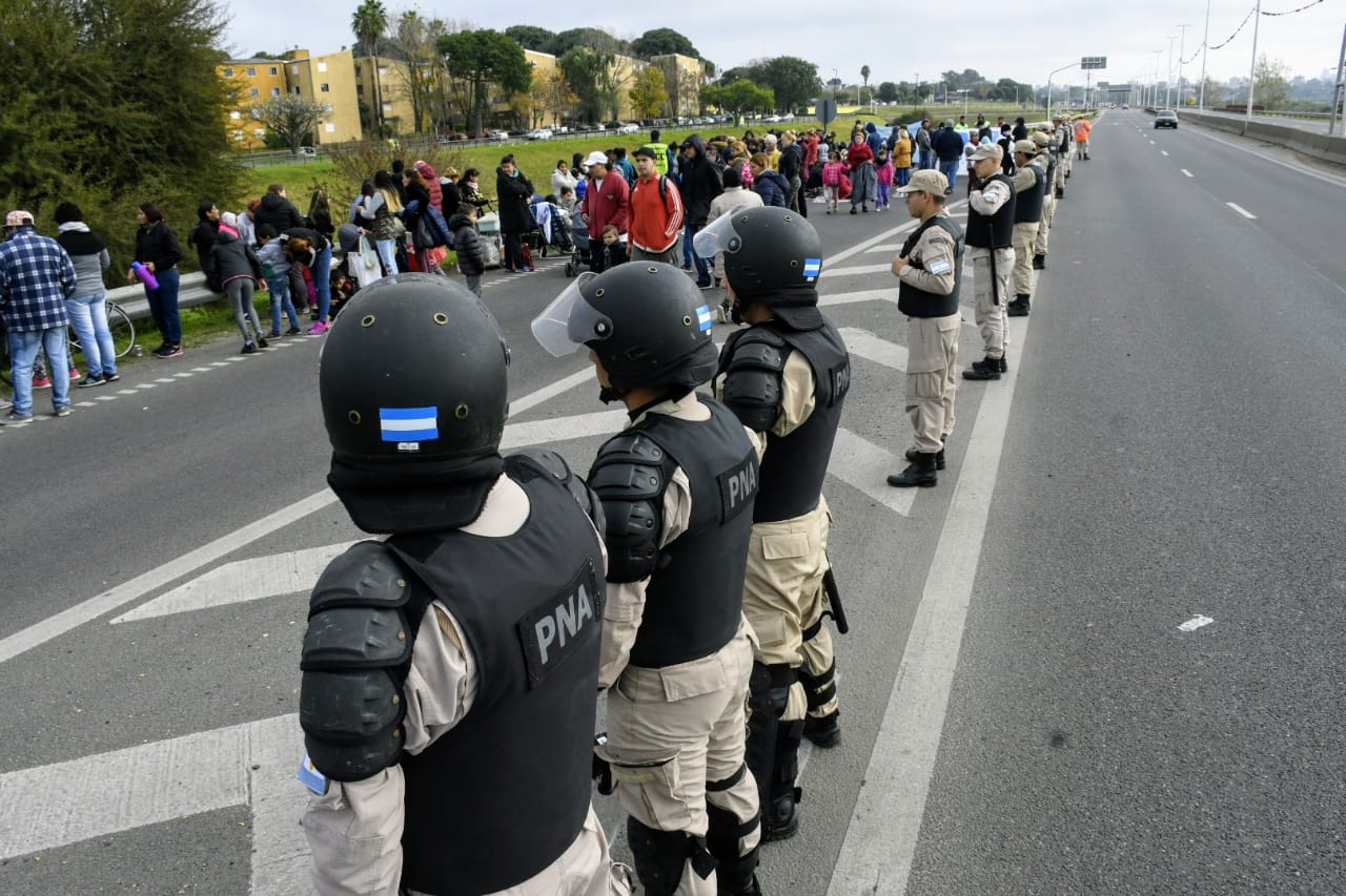 Bullrich mandó y Gendarmería y Prefectura impiden cortes en Circunvalación