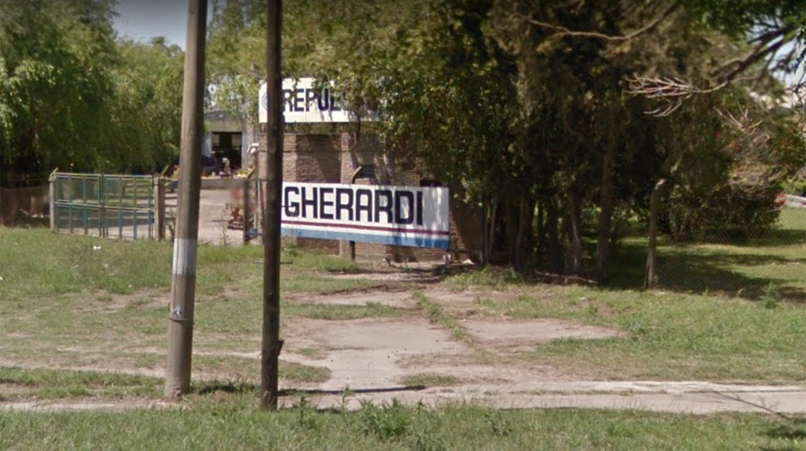 Quiere salir a flote en una economía que a veces parece no dejarla.