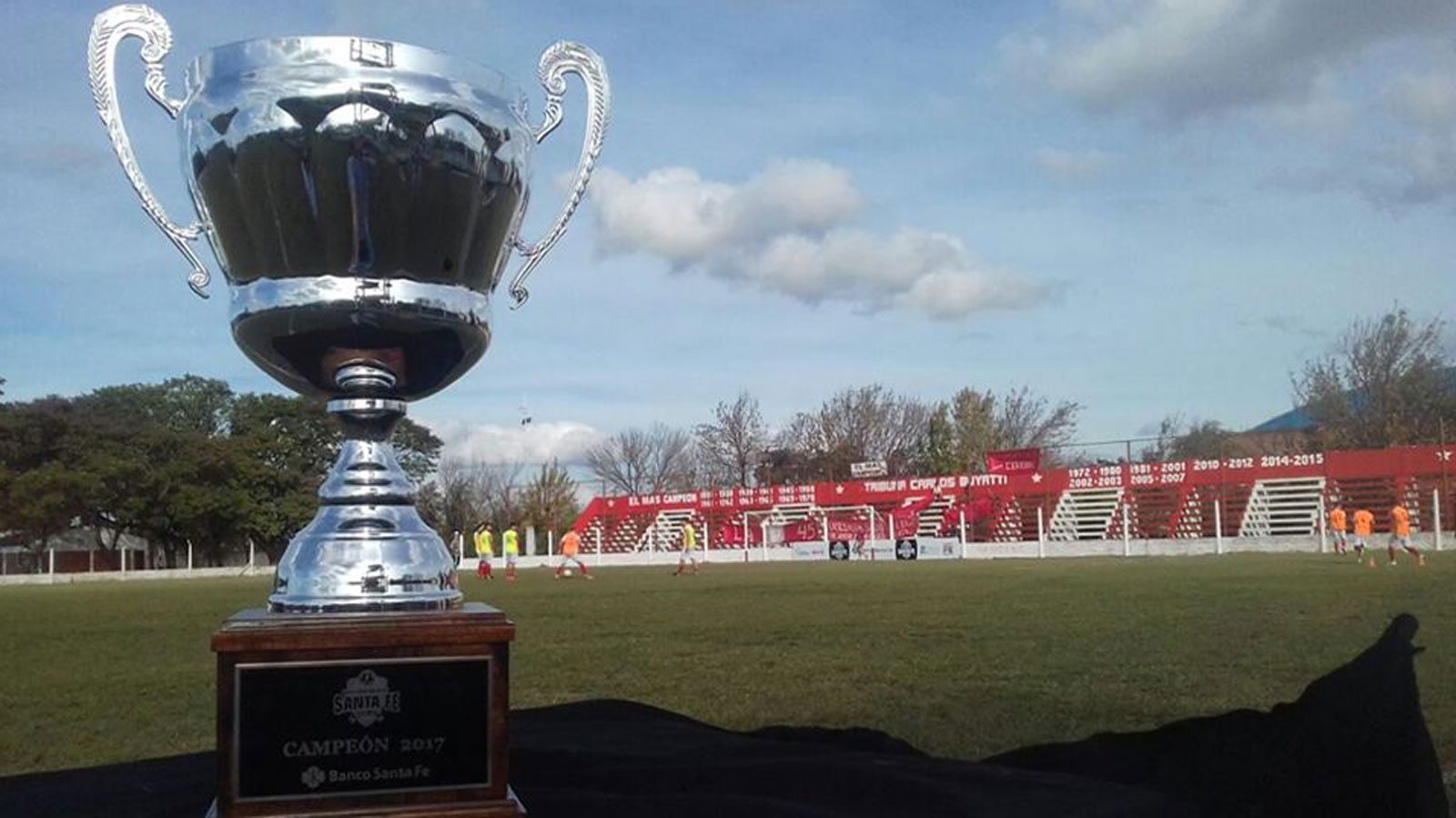 Por la que juegan todos, la flamante Copa Santa Fe.