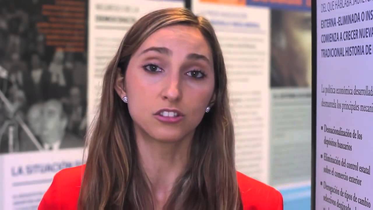 Julia Strada, economista.