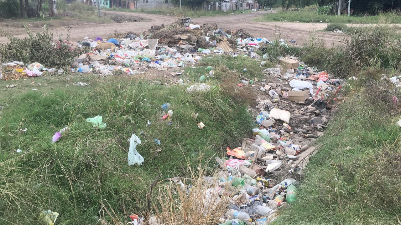 Los vecinos le exigen a los propios vecinos.