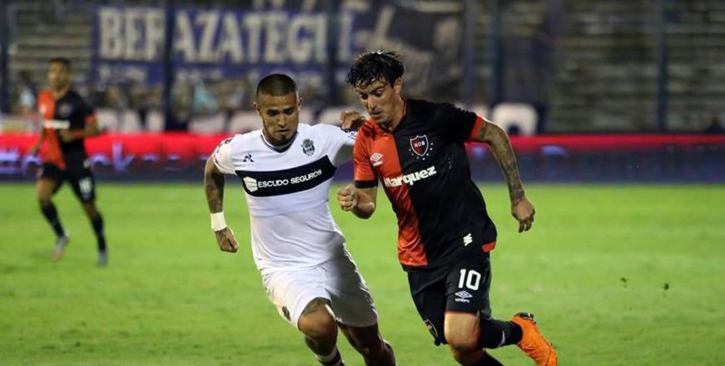 Newell's recibe a Gimnasia y busca avanzar en la Copa de la Superliga.