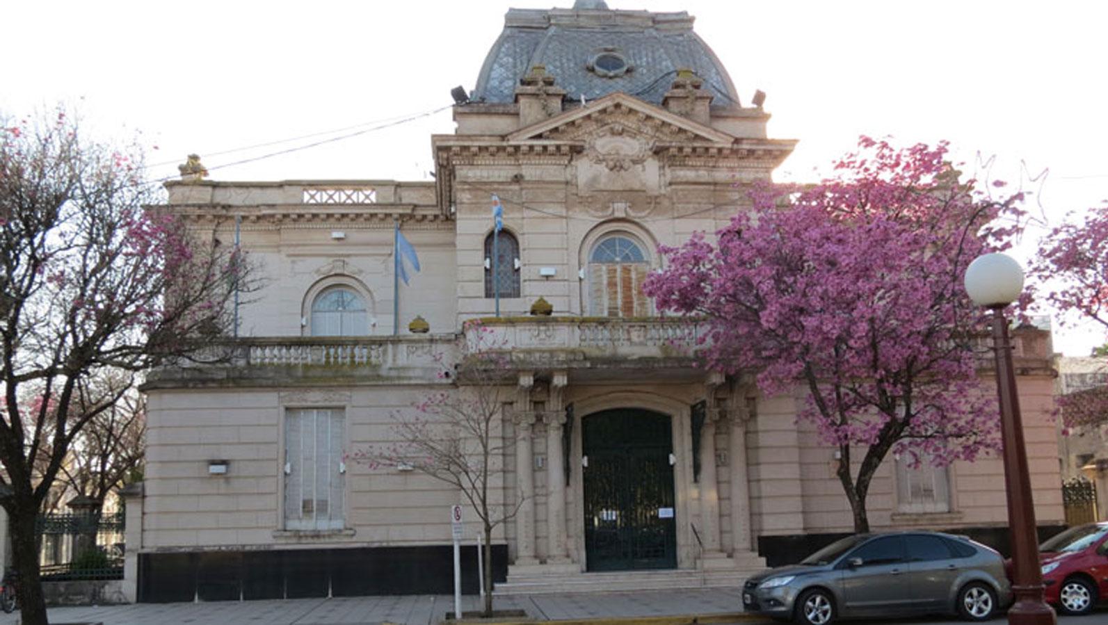 Municipales arreglaron 15% de incremento y no van al paro