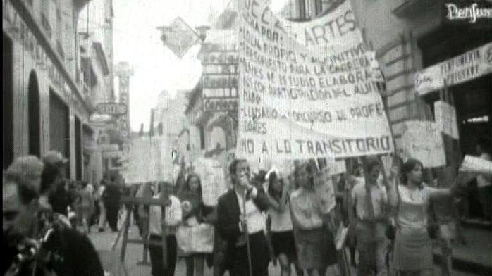 Estudiantes marchaban en plena dictadura de Onganía.