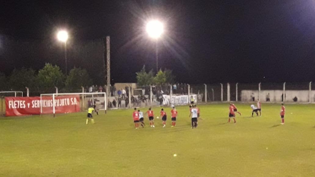 El penal de Juan Pablo Raoponi hizo la diferencia en la Villa Deportiva.