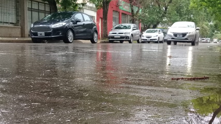 Los automovilistas deben tener precaución a la hora de transitar.