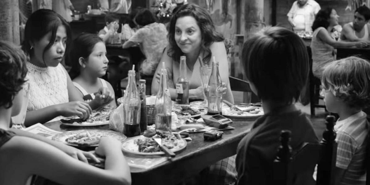 El film tiene muchos guiños políticos e históricos que no pasan desapercibidos.