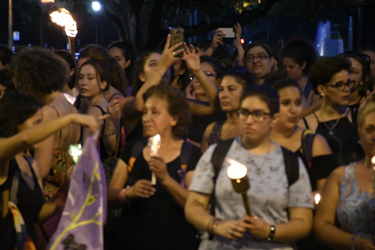 La marcha fue convocada por la Campaña por la Emergencia Nacional en Violencia contra las Mujeres. (Foto: Rosario Plus)