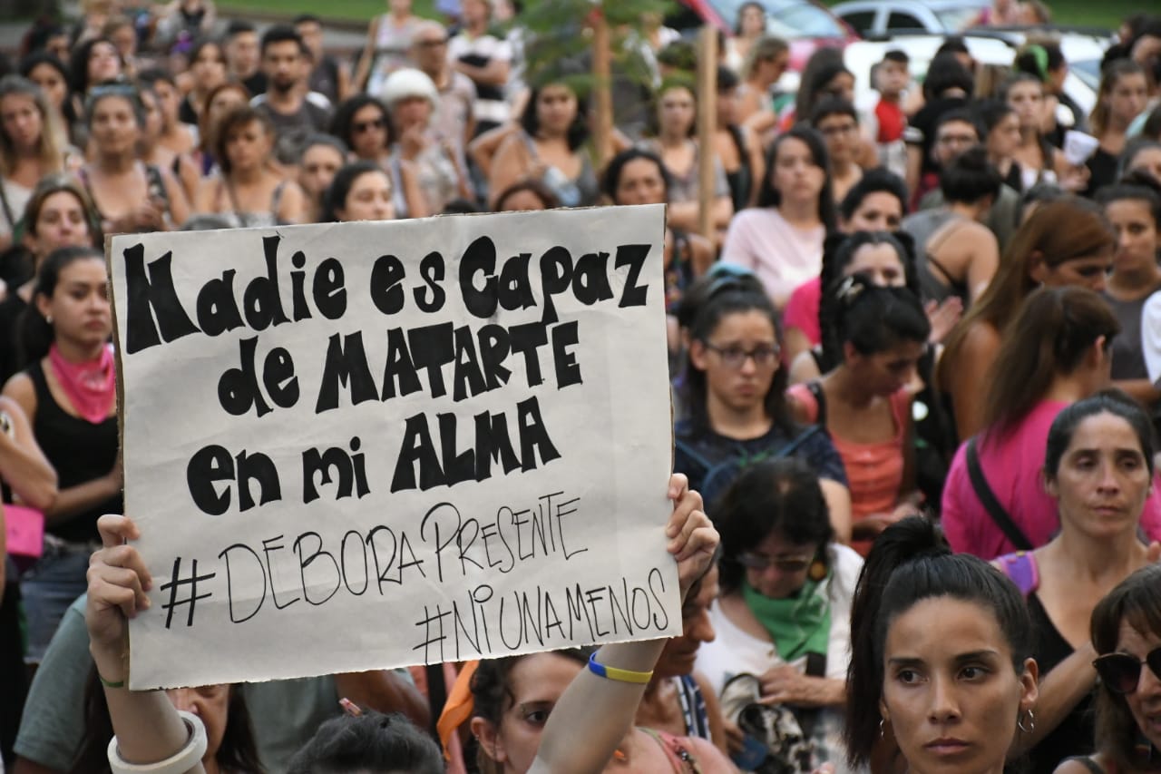 La marcha fue convocada por la Campaña por la Emergencia Nacional en Violencia contra las Mujeres. (Foto: Rosario Plus)