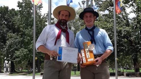 Ferrucci logró su primer premio nacional y hoy festeja recitando sus versos santafesinos.