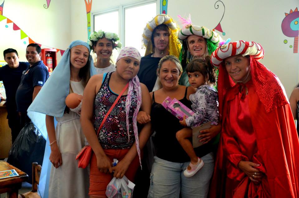 Los reyes y familiares de Salta 2141 llevarán regalos a niños en los hospitales