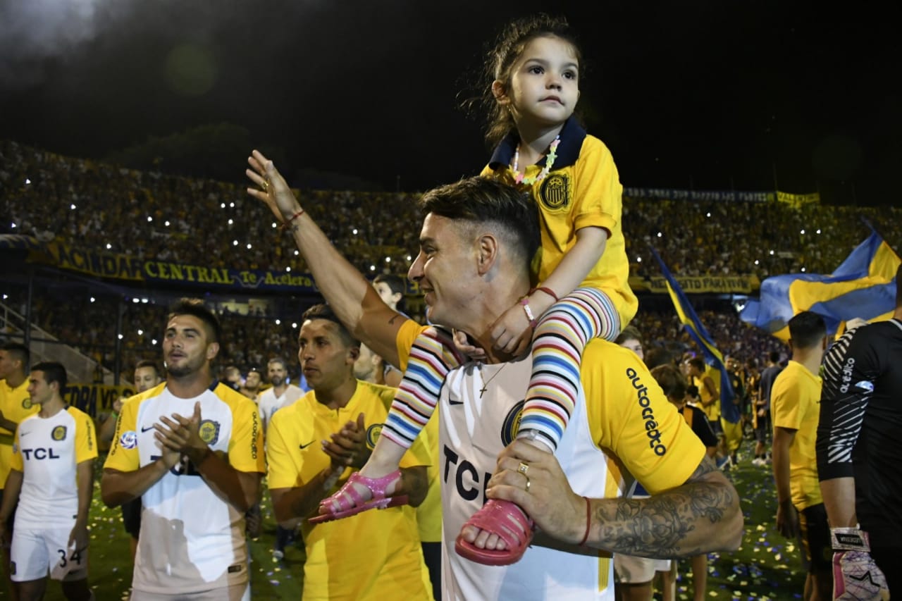 Los canallas festejaron la obtención de la Copa Argentina en el Gigante