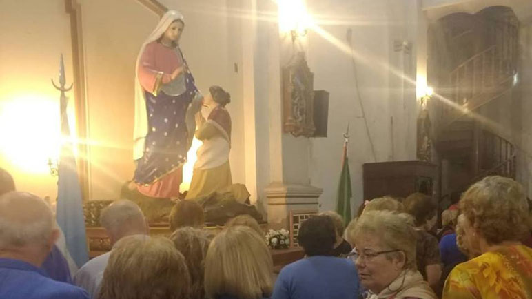 Cada 8 de diciembre se rinde homenaje a la Virgen María.