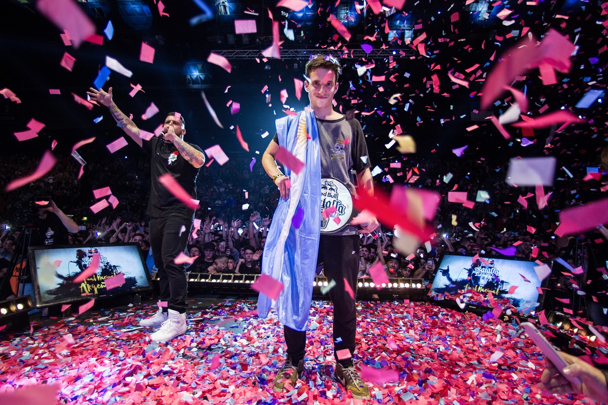 Wos - Buenos Aires, 7 de diciembre de 2018: Los argentinos Wos y Dozer participar�n este domingo 9 de diciembre de la final internacional de la Red Bull Batalla de Gallos, donde competir�n raperos de Espa�a, M�xico, Chile, Colombia, Cuba, Ecuador, Costa Rica, Puerto Rico y Rep�blica Dominicana. Usage for editorial use only // Please go to www.redbullcontentpool.com for further information. // - This image may only be used for editorial purpose in one-time publications and strictly limited to the purpose of use stated on www.redbullcontentpool.com. It must not be altered or modified. Publication must be accompanied by the official photo credit.