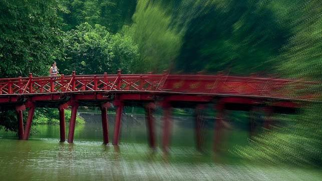 Una vuelta por las fotografías de Héctor Zampaglione