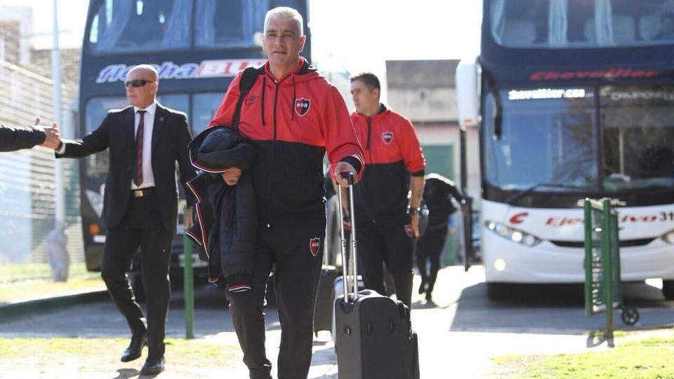 Newell's llegó a Mendoza con varias dudas en la defensa