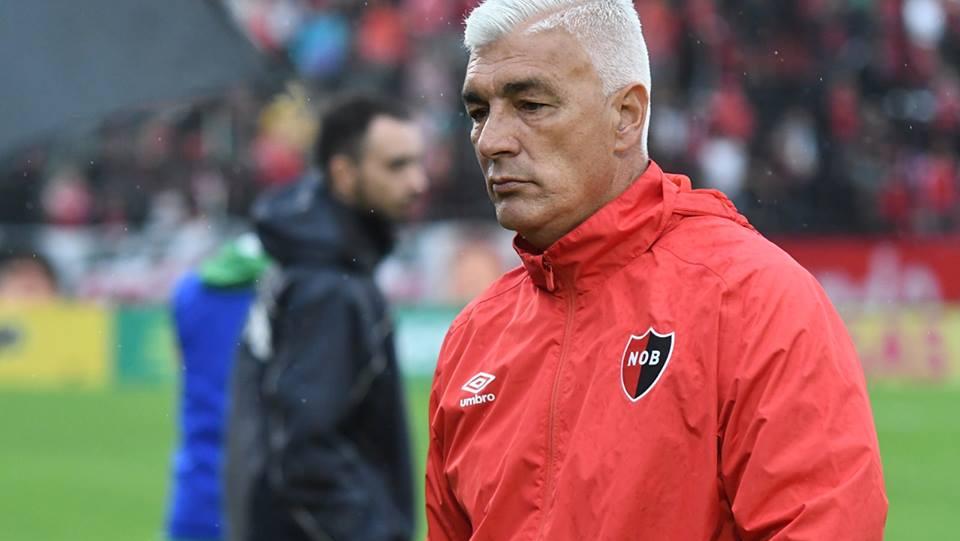 Omar De Felippe renunció a su cargo tras la derrota ante Aldosivi
