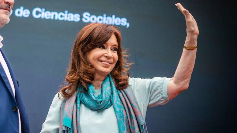 Cristina pidió armar un frente con "todos los agredidos por el neoliberalismo"