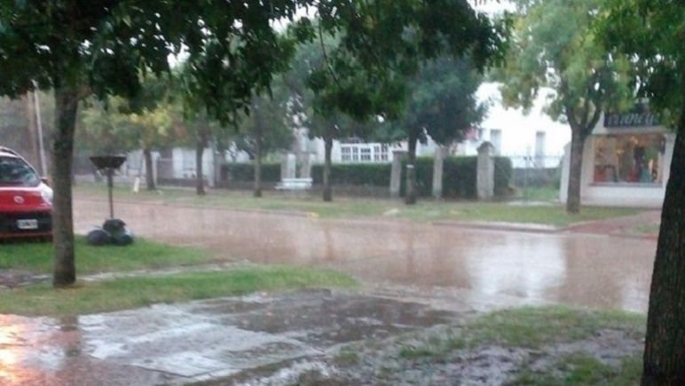 En la ciudad llovió durante casi todo el martes. Recién por la noche dio una tregua.