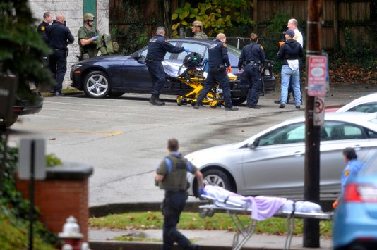 Un tirador mató a once personas en una sinagoga en Pittsburgh