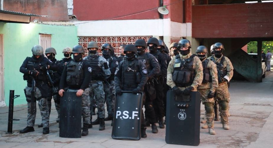 Desde muy temprano a la madrugada fueron allanadas las viviendas del barrio