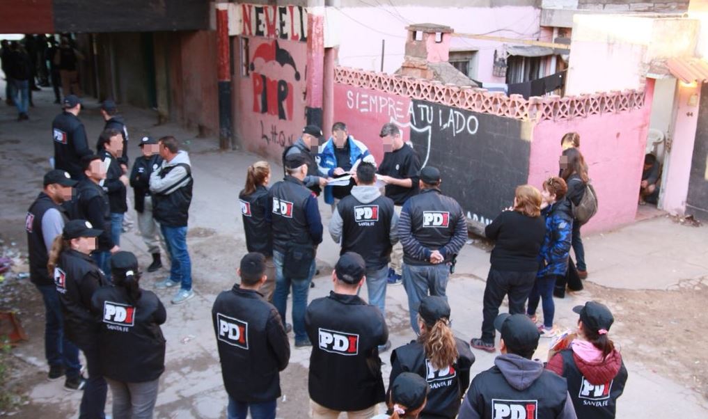 Desde muy temprano a la madrugada fueron allanadas las viviendas del barrio