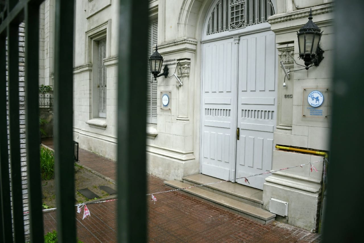 El colegio de Oroño al 900, donde se desarrolla la investigación. (RPlus)