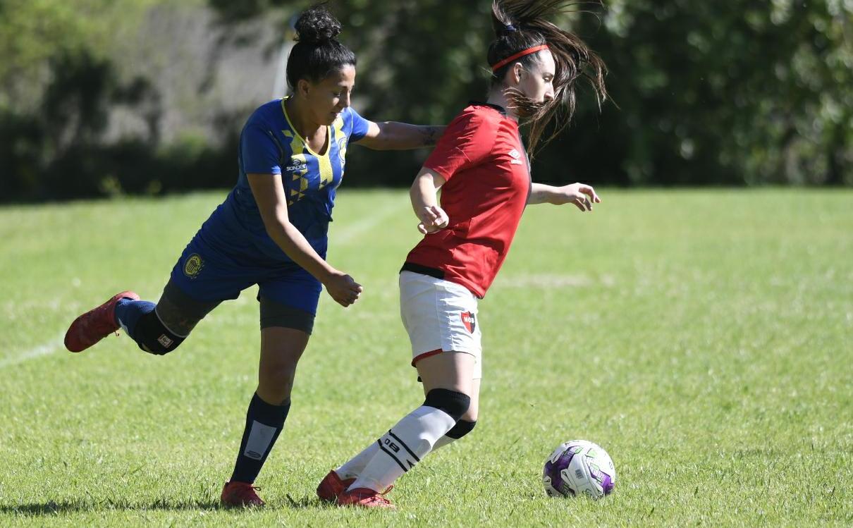 El clásico rosarino jugado por ellas.