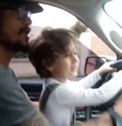 Daniel Osvaldo subió un video donde se ve a su hijo tras el volante
