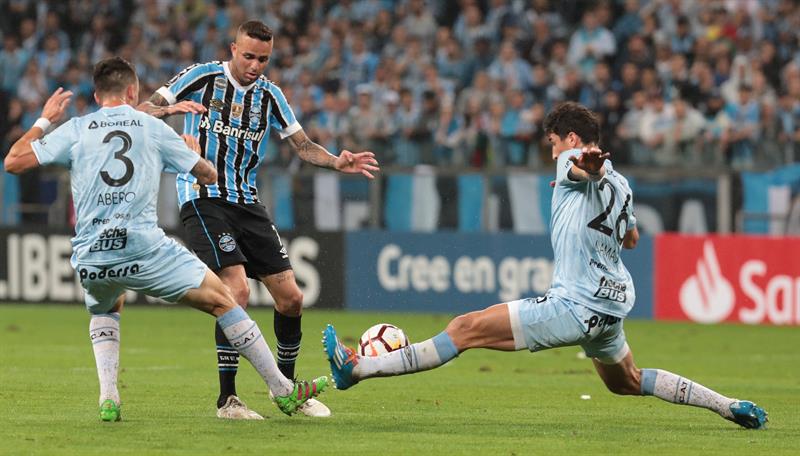 Atlético Tucumán perdió 6 a 0 en el global fente a Gremio (EFE)