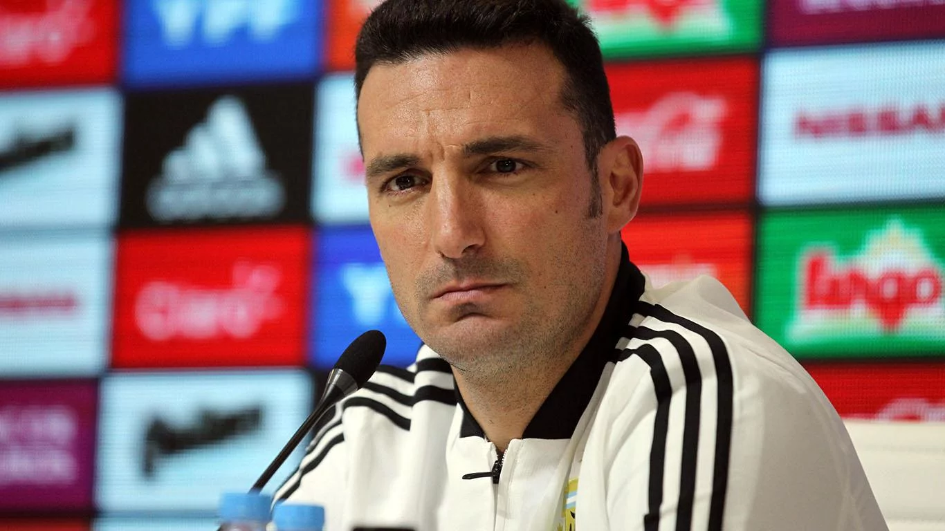 Scaloni quiere ver de cerca al joven de doble nacionalidad.