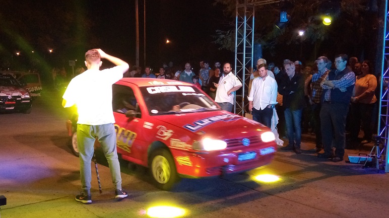 Los primeros en largar fueron los automóviles.