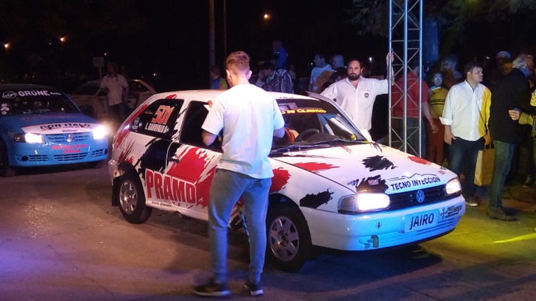 Los primeros en largar fueron los automóviles.