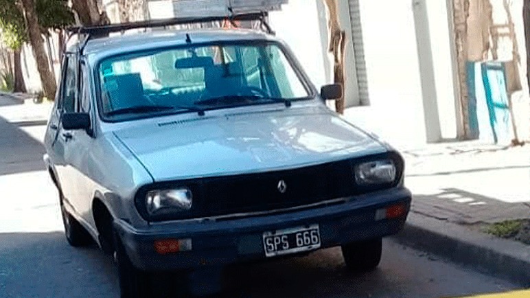 Les robaron el auto durante el recital de Charly y piden ayuda para recuperarlo