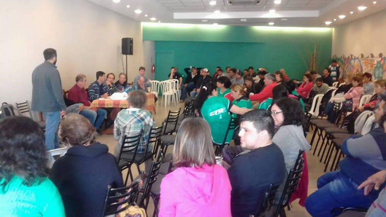 La convocatoria contó con el respaldo de muchos sectores del comercio local.