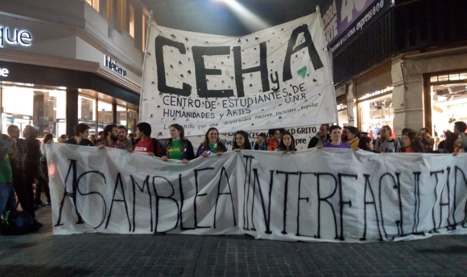 La movilización sumó alumnos y docentes de todas las facultades.