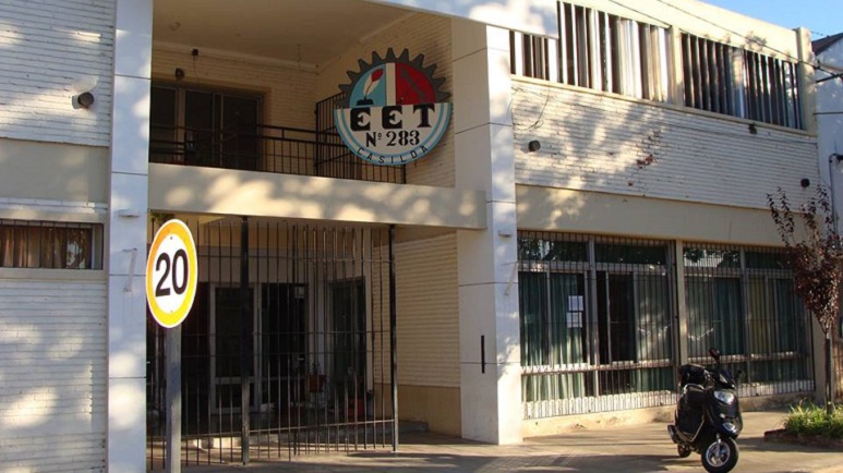 Los libros se reciben en las instalaciones de la Escuela Técnica.