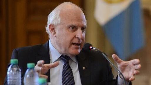 Lifschitz cree que Perotti "no puede aspirar a ser gobernador si no toma decisiones"