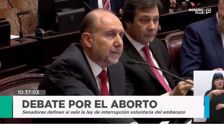 Sin definición. Perotti presentó un texto alternativo
