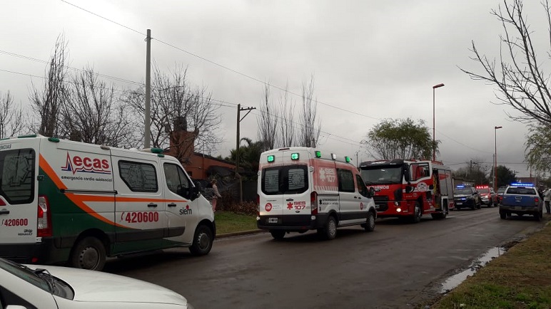 Los servicios de emergencia trabajaron en el lugar del acontecimiento.