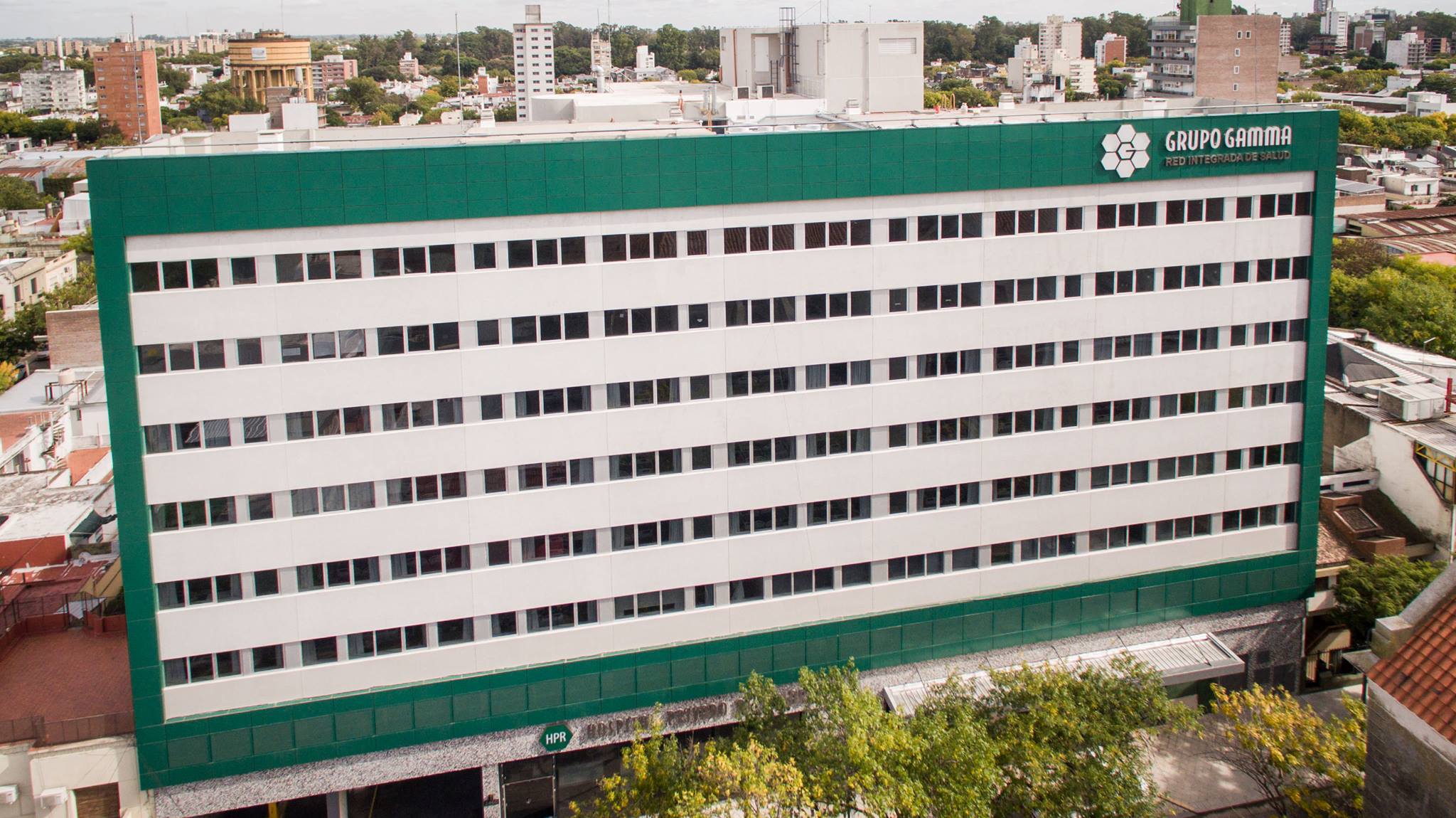 El gigantesco edificio de Roca al 2400 pertenece al Grupo Gamma.