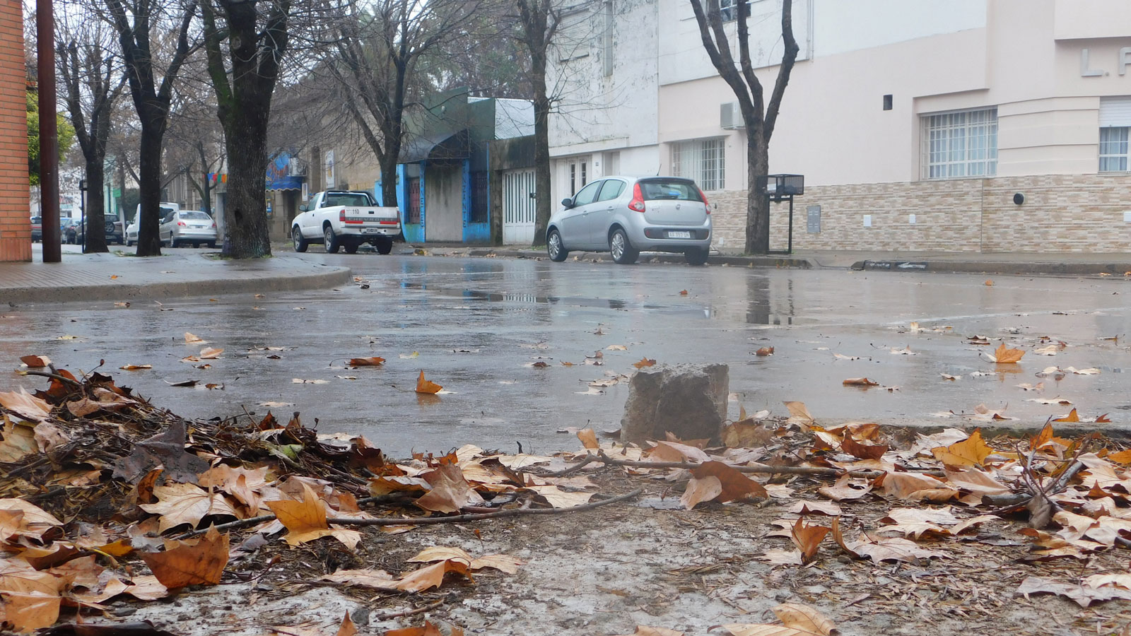 Lunes nublado y con el piso mojado
