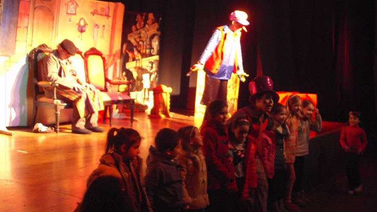 Los chicos conocerán a Pinocho esta tarde en el Teatro Dante.