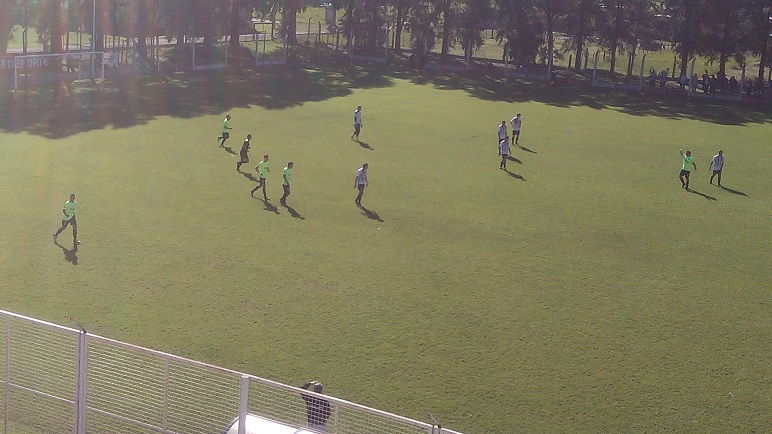 Alumni se floreó y le regaló un triunfo al Zurdo.